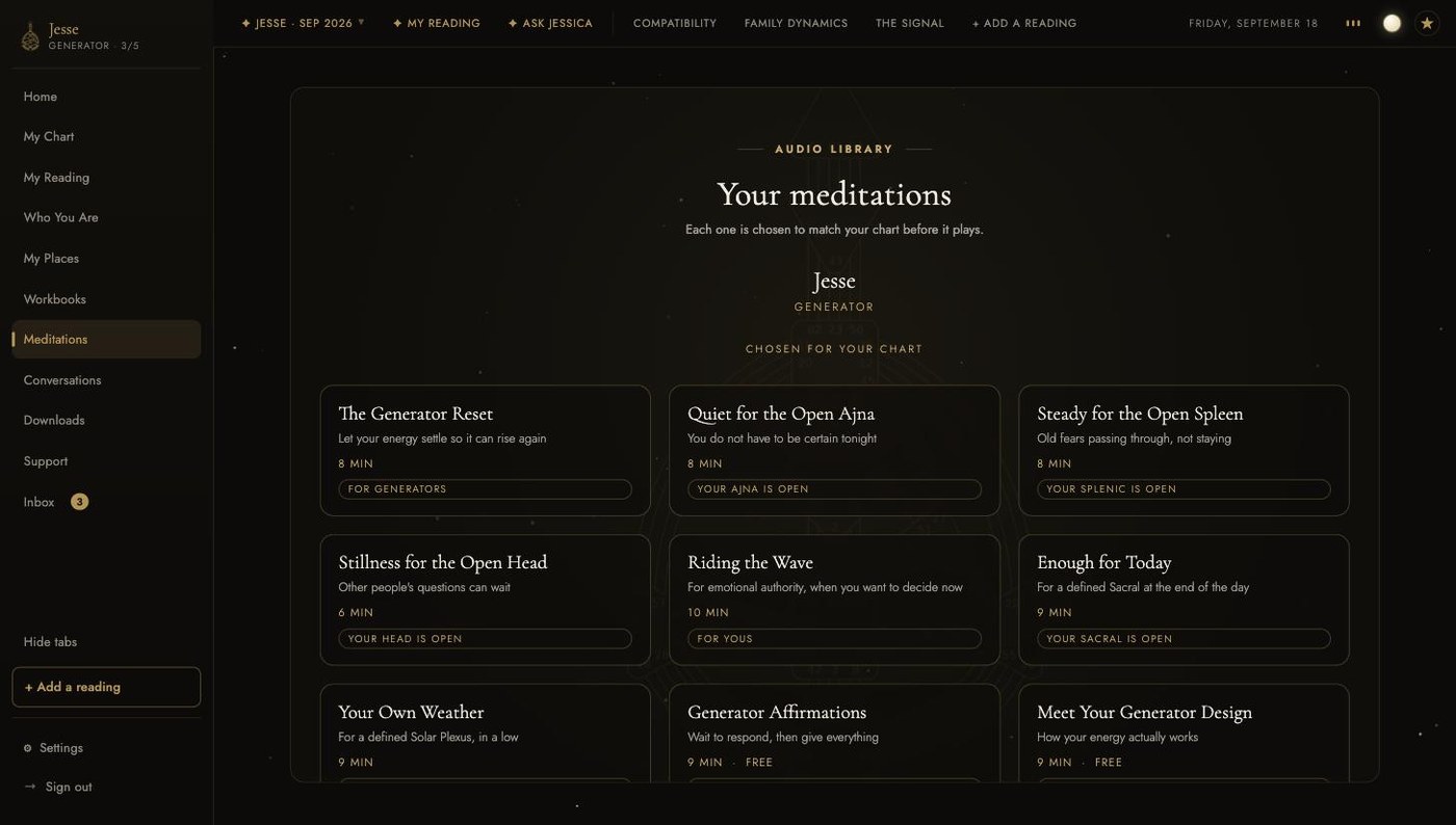 La pestaña Meditaciones en el tema oscuro: el mismo estante elegido sobre casi negro.